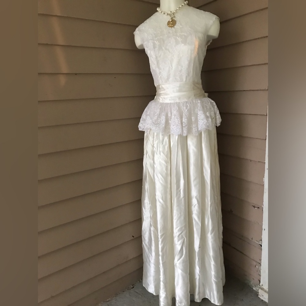 Vintage 1970’s Gunne Sax Renaissance Bridal/ Prom gown, size 7, Made in USA